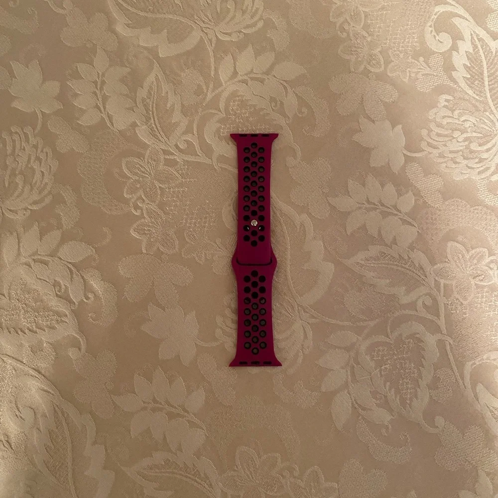 Apple Watch Purple/Black Sport Band (compatible with Series 3)